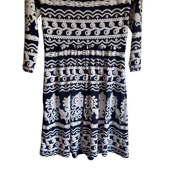 Trulli Large Back Keyhole Dress Navy and White - Picture 3 of 15